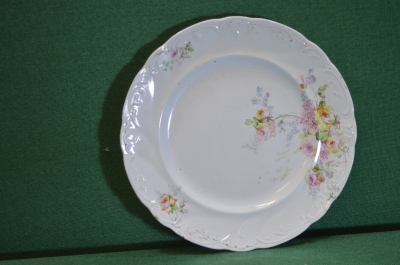 Тарелка старинная фарфоровая рельефная плоская. Villeroy Boch. Фарфор. Германия. 19 век.