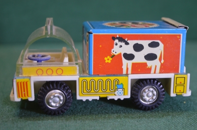 Машинка инерционная "MS Brandenburg MSB Filius". Мясо. ГДР. Германия. 1970е.