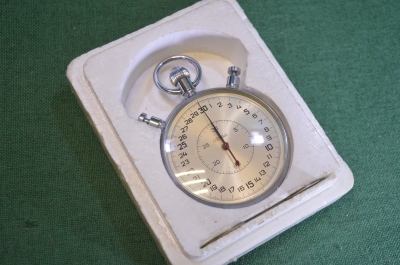 Секундомер "Слава", 20 камней. Большой. В ремонт.