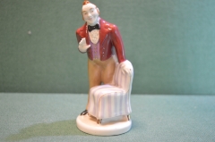 Статуэтка фарфоровая "Чичиков". Персонажи Гоголя. Мертвые души. Фарфор ЛФЗ, Высший сорт. СССР.