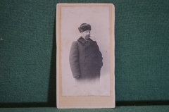 Фотография старинная "Мужчина в пальто и зимней шапке". Фот. А. Глазачева, Новгород.