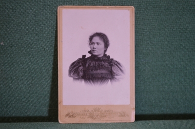 Фотография старинная "Девушка в черном платье с кружевами". Cabinet Portrait.  #O9