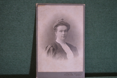 Фотография старинная "Женщина с кружевным воротником". М.С. Иоффе, Санкт - Петербург.