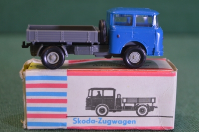 Модель машинка "Шкода тягач". Коробка. VEB Permot HO. ГДР. Германия.