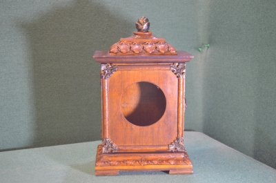 4 Корпус от настольный часов с шишкой. Дерево. Лак.