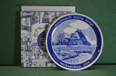 Тарелка настенная "1998 год". Серия Памятники Северная Фрисландия. Фарфор, Dawartz. Millhouse Дания.