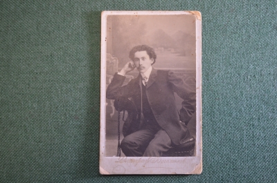 Фотография старинная "Интеллигентный молодой мужчина". Фот. Богомолов. Камышлов, Пермская губерния.