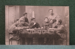 Фотография старинная групповая "Мозговой штурм". 