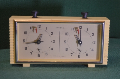 Часы шахматные "Янтарь Jantar". Экспортные. Шахматы. СССР.