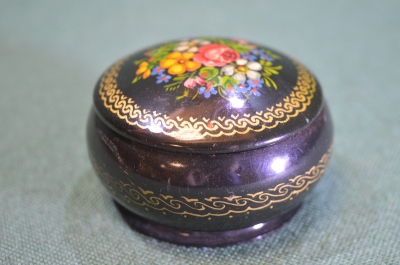 Шкатулка металлическая "Цветы". Роспись. СССР.
