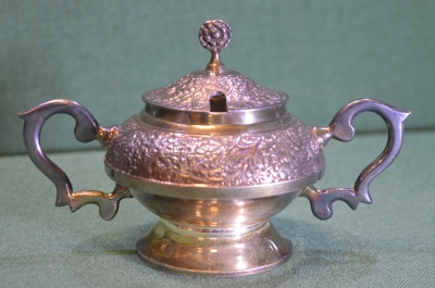 Сахарница с крышкой. Латунь, серебрение. Бирка. Индия периода СССР.