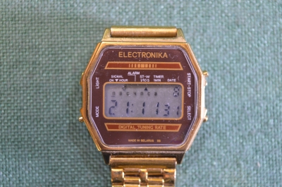 Часы "Электроника, Electronika", с браслетом. Беларусь, СССР. Условно рабочие.