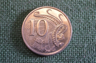 Монета 10 центов 2001 год. Ten cents. Птица-лира. Елизавета II, Австралия.