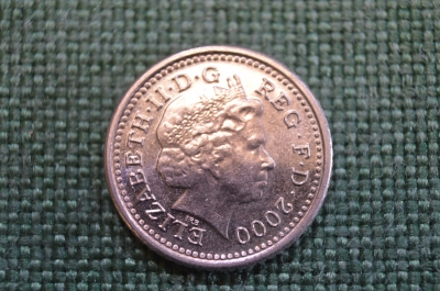 Монета 5 пенсов 2000 года. Five pence. Елизавета II, Великобритания.