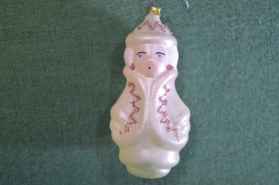 Игрушка елочная стеклянная "Снегурочка, девочка в шубке". Стекло, подвес. СССР. 