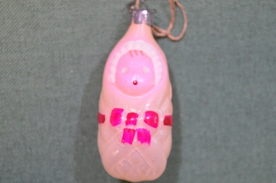 Игрушка елочная стеклянная "Малышка, пеленашка, младенец в конверте". Стекло, подвес. СССР. 