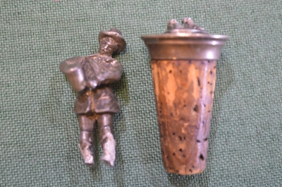 Пробка старинная. Мужчина с кружкой. Серебрение. Царская Россия. В реставрацию.