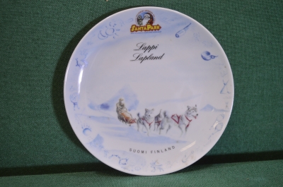 Тарелка фарфоровая. Санта-парк. Дед Мороз. Лайки. Лапландия. Финляндия. Фарфор.