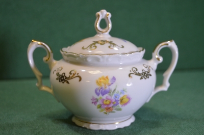Сахарница старинная фарфоровая. Мейсенский букет. Роспись. Позолота. Германия. 1930е.