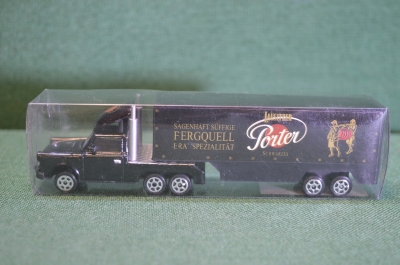 Машинка, модель. Фура, грузовик. Пиво Lausitzer Porter. Реклама.