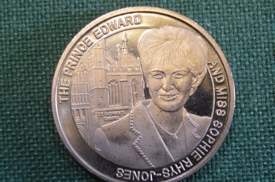 Монета 5 крон 1999 год. Принц Эдвард и мисс Софи. Caicos Islands, Теркс и Кайкос. #1