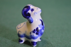 Статуэтка, фигурка фарфоровая "Баран, барашек". Миниатюра. Фарфор, Гжель.