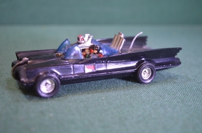 Машинка модель "Batman Бэтмен". Corgi. Великобритания. 1960е.