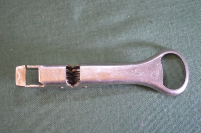 Открывалка открывашка с ножеточкой точилкой. Металл. Клеймо. СССР.