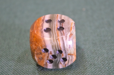 Кубик игральный кость. Натуральный камень. Агат. 