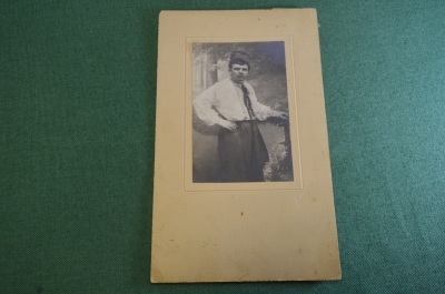 Фотография старинная "Юноша в вышиванке и головном уборе". СССР. РСФСР. 1918 год.