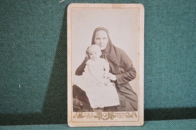 Фотография визитка старинная. Бабушка с внучкой. Фото Софонова. Чистополь. Царская Россия. 