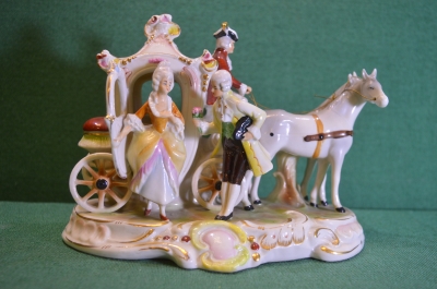 Статуэтка, фигурка фарфоровая "Карета, парочка у кареты". Фарфор Графенталь, Grafental. Германия.