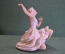 Статуэтка, фигурка "Балерина, танцовщица" Фарфор Унтер Вайс Бах, Unter Weiss Bach. Германия. Дефект.