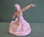 Статуэтка, фигурка "Балерина, танцовщица" Фарфор Унтер Вайс Бах, Unter Weiss Bach. Германия. Дефект.
