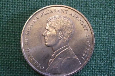Монета 50 пенсов 1985 год. May 1985. Открытие аэропорта. Fifty Pence. Falklands Islands. Фолкленды.