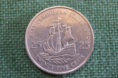 Монета 25 центов 1989 год. East Caribbean States. Twenty Five Cents. Восточные Карибы. Елизавета II.