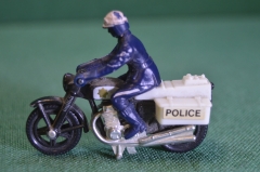 Модель мотоцикл с фигуркой "Полиция Honda 750 Police". Matchbox. Макао. 1980 год.
