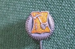 Знак значок фрачный "Союз кожевников кожевенников". Тяж. мет. Эмаль. Германия. 1937 год.