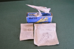 Модель коллекционная "Самолет Миг-23". Колкий пластик. Коробка, инструкция. Авиация. СССР.