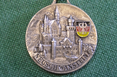 Брелок для ключей "Замок Нойшванштайн Neuschwanstein". Бавария. Германия. 1960е.