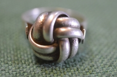 Кольцо серебряное "Узел". Серебро 900 проба заяц. Чехословакия. 1950е.