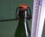 Бутылка пивная старинная 0,5 l. Фарфоровая пробка. Зеленое стекло. Винтаж.