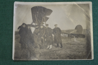 Фотография общая. Военные летчики. Летная часть. Авиация. Самолет. Дзержинск. СССР. 1938 год.