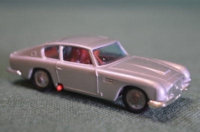Модель машинка "James Bonds Aston Martin. Husky". Астон Мартин, Джеймс Бонд. Хаски. #M1