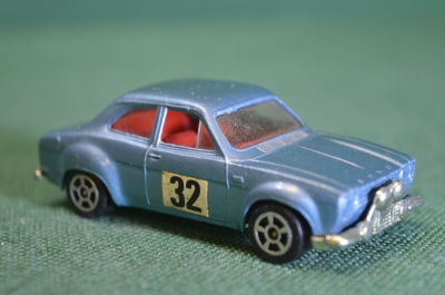 Модель машинка "Ford Escort N 32. Corgi Juniors Whizzwheels 3396/69". Корги, Форд. #M1