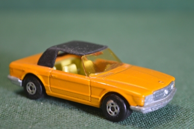 Модель машинка "Mercedes 350SL N 8. Matchbox (c) 1973". Lesney Матчбокс, Мерседес. #M1