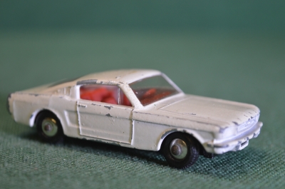 Модель машинка "Mustang N 8. Matchbox Series". Lesney Матчбокс, Мустанг. #M1