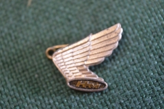 Знак значок "Хонда HM Honda". Крылья. Мотоцикл. Мотоциклист. Тяжелый. Клеймо. Япония. 1960е.