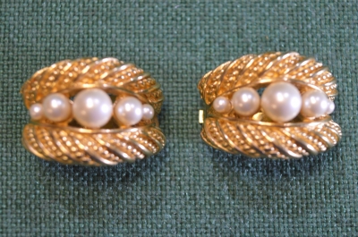Серьги клипсы дизайнерские. Christian Dior. Жемчуг. Винтаж. Германия. #U 5 9