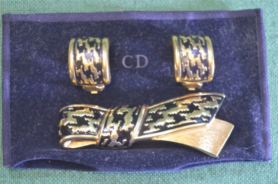 Серьги клипсы и брошь дизайнерские. Комплект. Christian Dior. Эмаль. Винтаж. Германия. #U 9